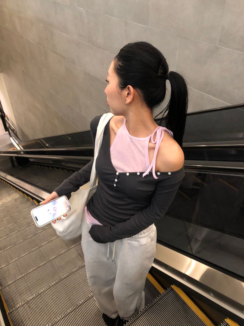 Mol Button Tee