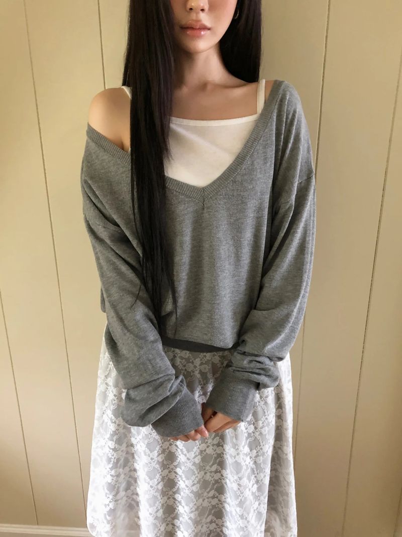 WONDER WONDER（ワンダーワンダー）の「Seul Deep V-Neck Long-Sleeve Knit（Tops）」
