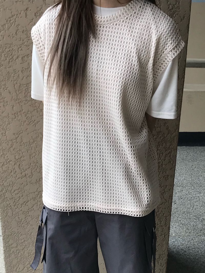 Follow round vest