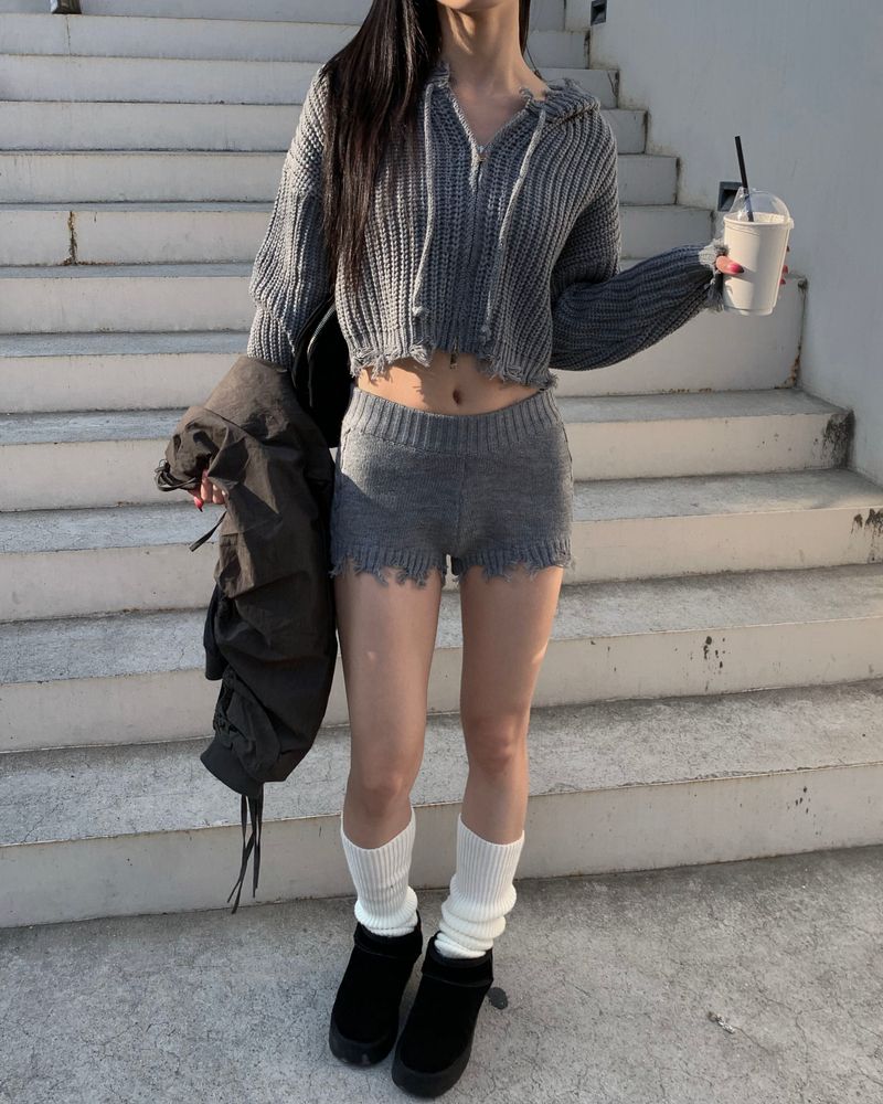 Damage crop knit hood jumper