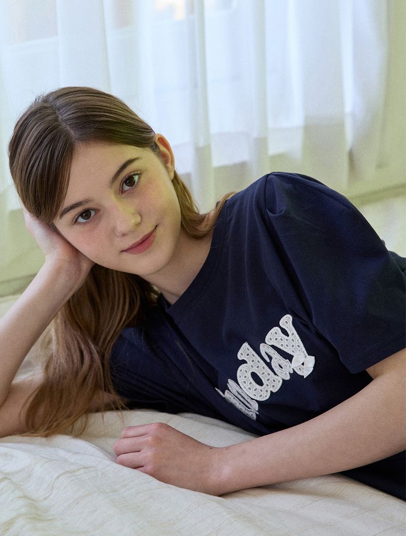 LACE LETTERING TS (2 COLORS)