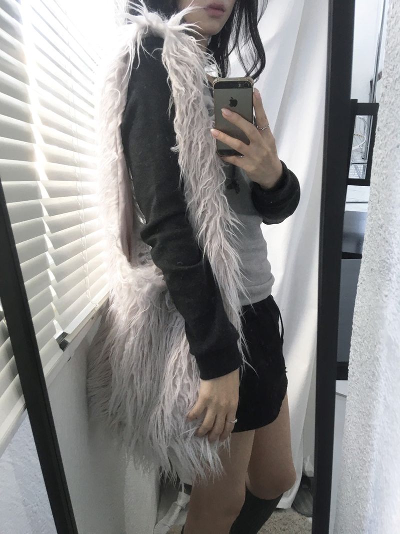 moroi(モロイ)の「Shaggy-Fur Shoulder Bag(Bags)」