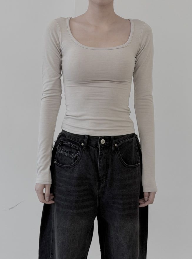 mnem（ムネム）の「Body Slim Deep Square Tee（Tops）」