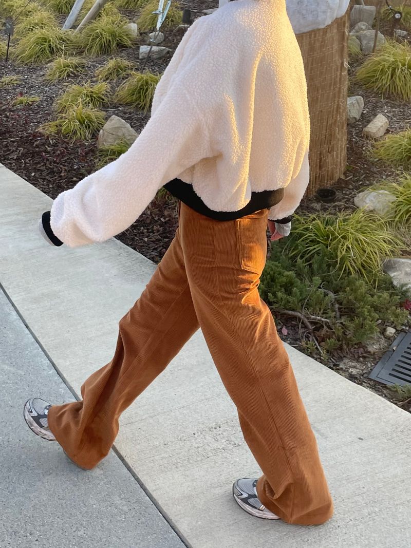Softly corduroy boot-cut pants
