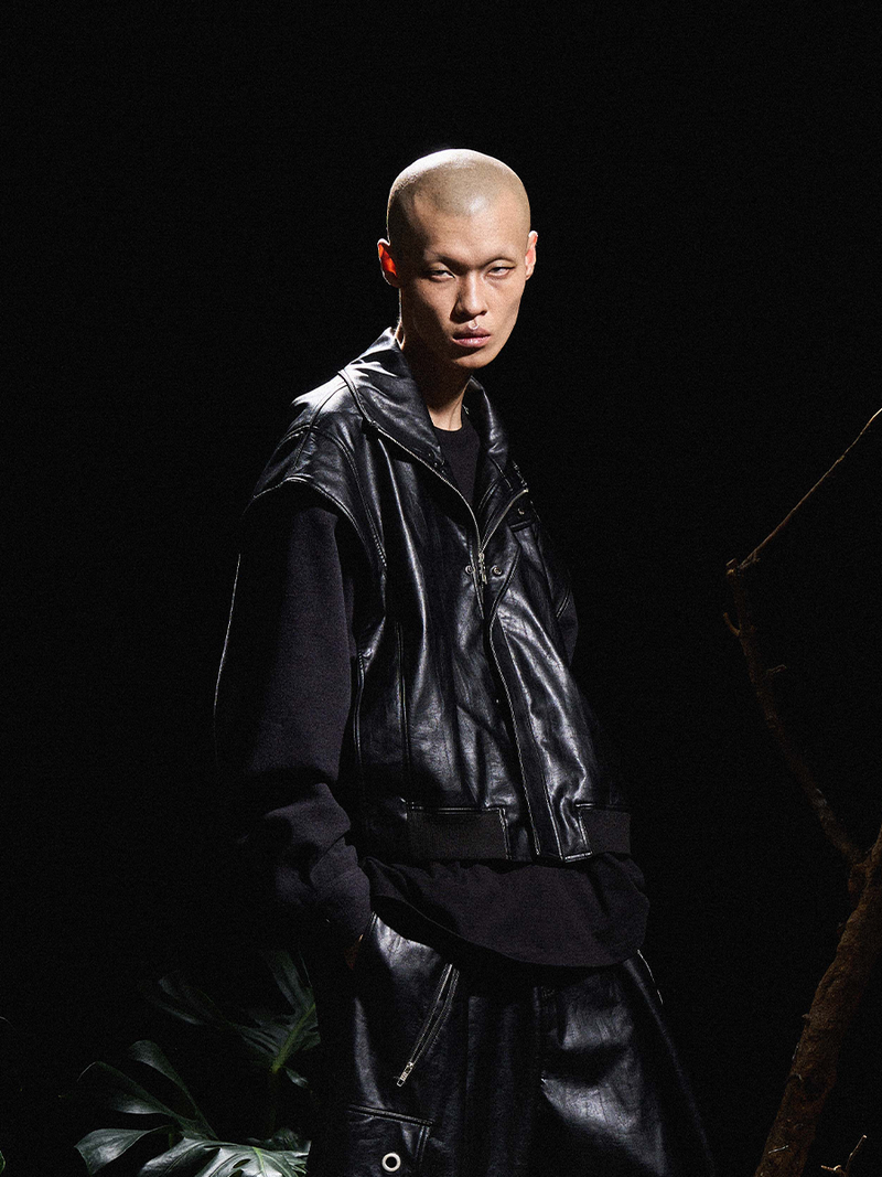RELABEL（リレーベル）の「RELABEL 24AW Bug-Owned Form Half-High Standing Collar Deconstructed Contour Shoulder Leather Jacket（Jackets/Outerwear）」