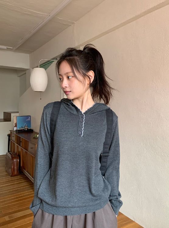 BAON（バオン）の「キドゥカラーマッチングフリルフーディニット（トップス）」