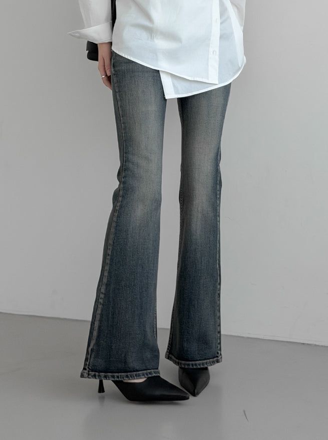 mnem（ムネム）の「Hervo embroidered bootcut denim（Pants）」