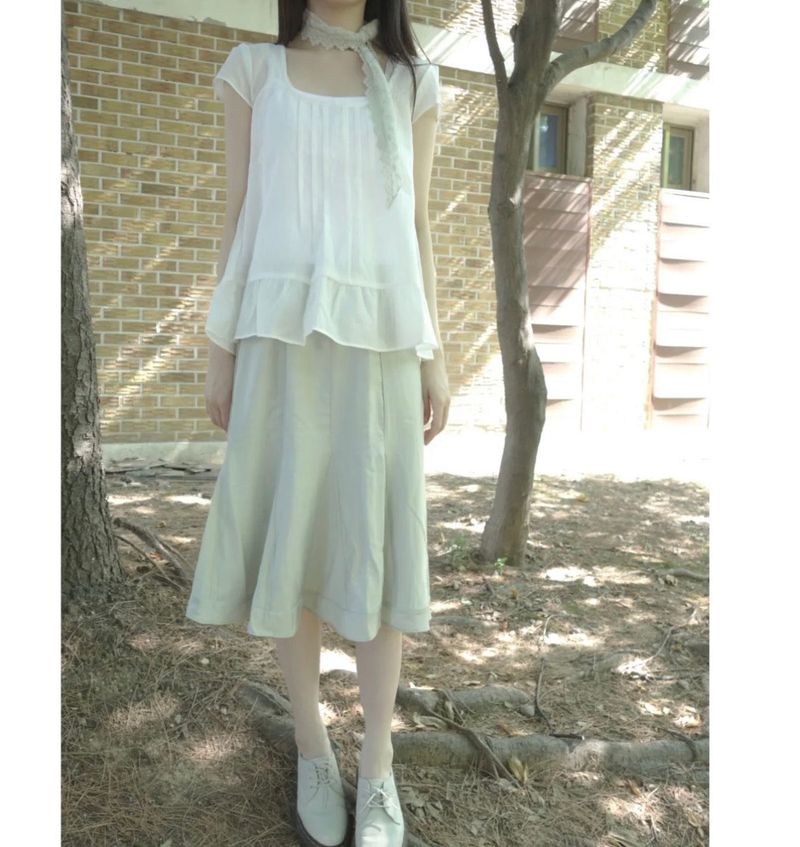 note blouse