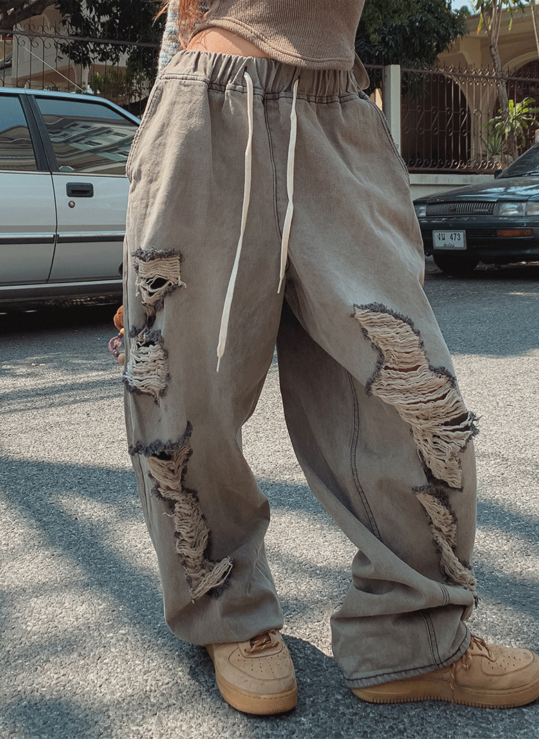ULAN（ユレン）の「サリュートダメージバルーンデニムパンツ（Pants）」