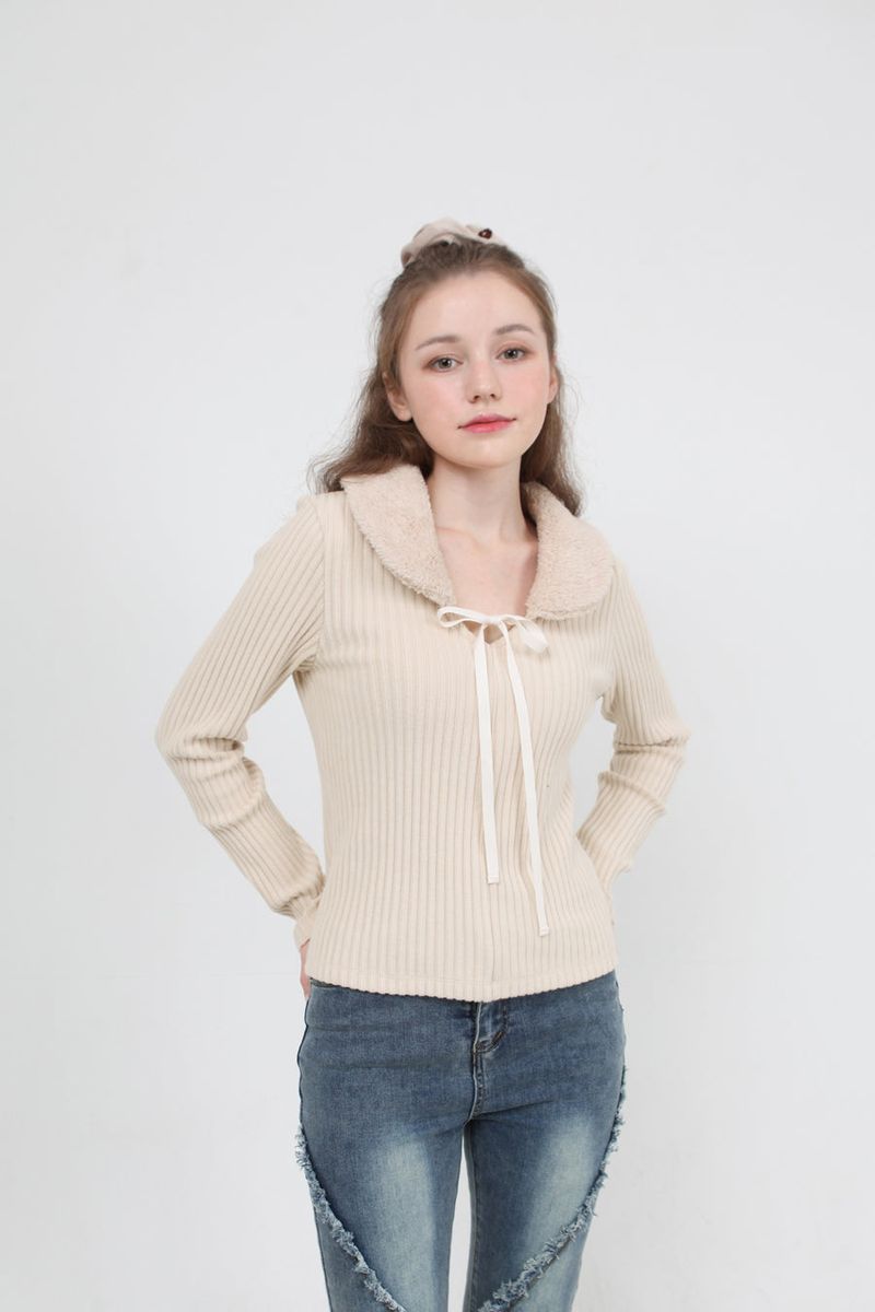 fur collar knit t-shirt beige