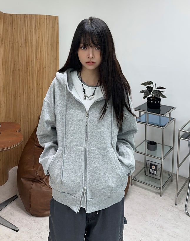 SATIIIZ（サティーズ）の「Moen Semi-Crop Hood Zip-Up（Tops）」