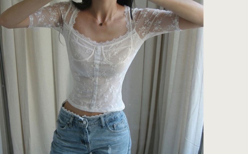 litia lace deep square top