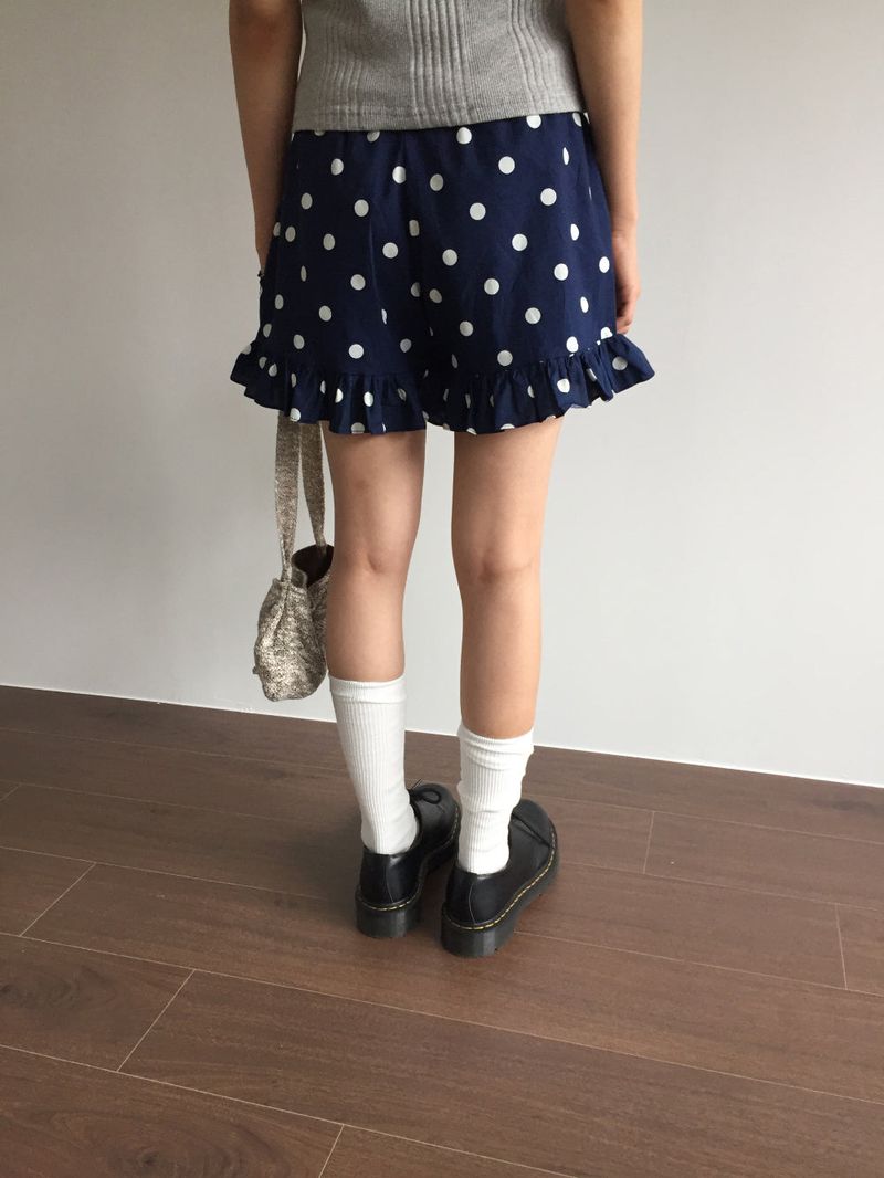Pu Dot Frill Shorts  (2color)