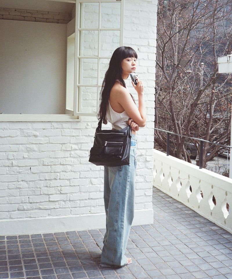 YAHN SISI(ヤーン シシ)の「Pebble Hobo Bag - Black(Bags)」