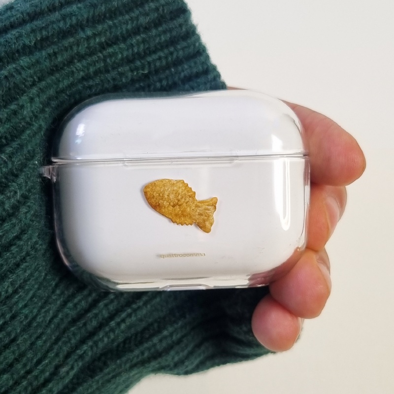 quattrocomma（クアトロコンマ）の「ドミッパン AirPod Pro ケース (全モデル)（スマホグッズ/小物）」