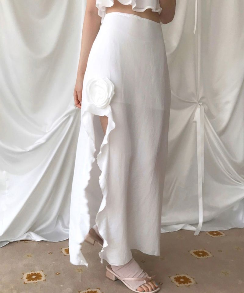 cloudemotion（クラウドエモーション）の「[ white mood ] one - rose veil long chiffon sk（Skirts）」