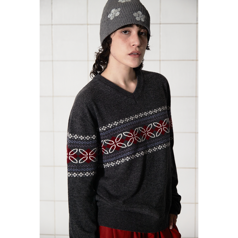 CLOVER ARGYLE V NECK KNIT / CHARCOAL