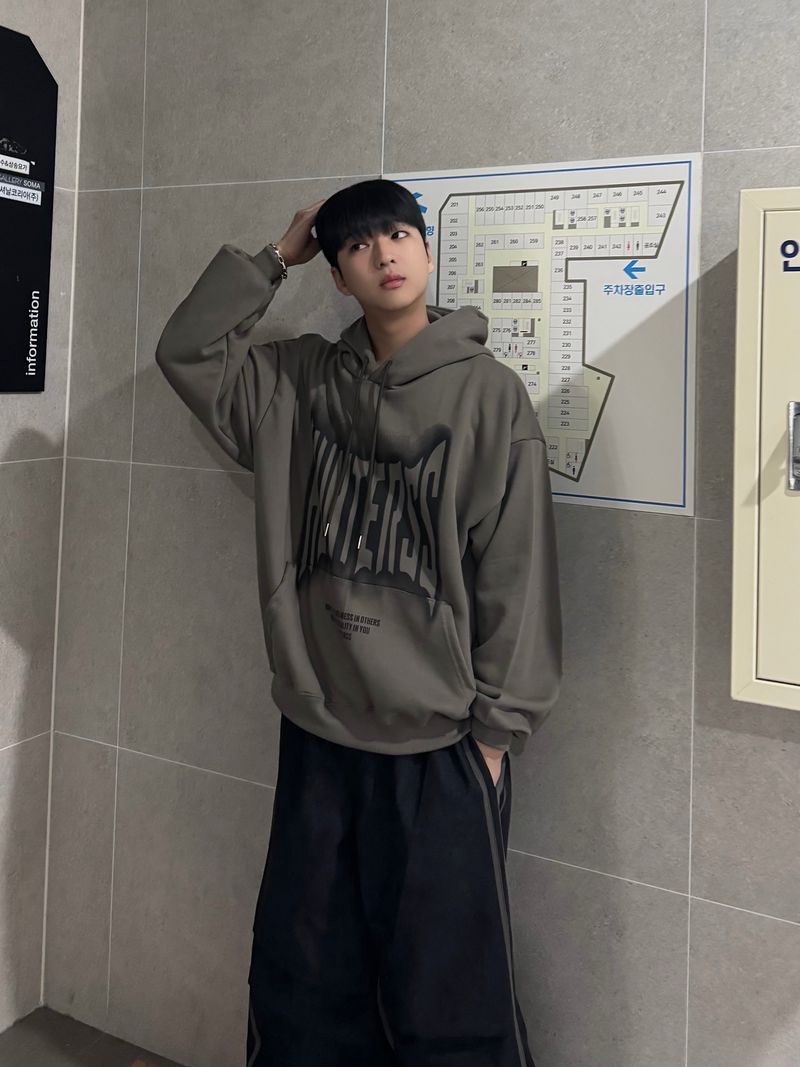 hunters crop hoodie