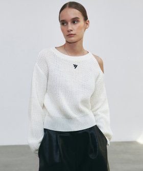 NNC OPEN SHOULDER CUT OUT KNIT_CREAM