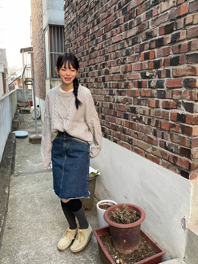 Neat midi denim skirt 