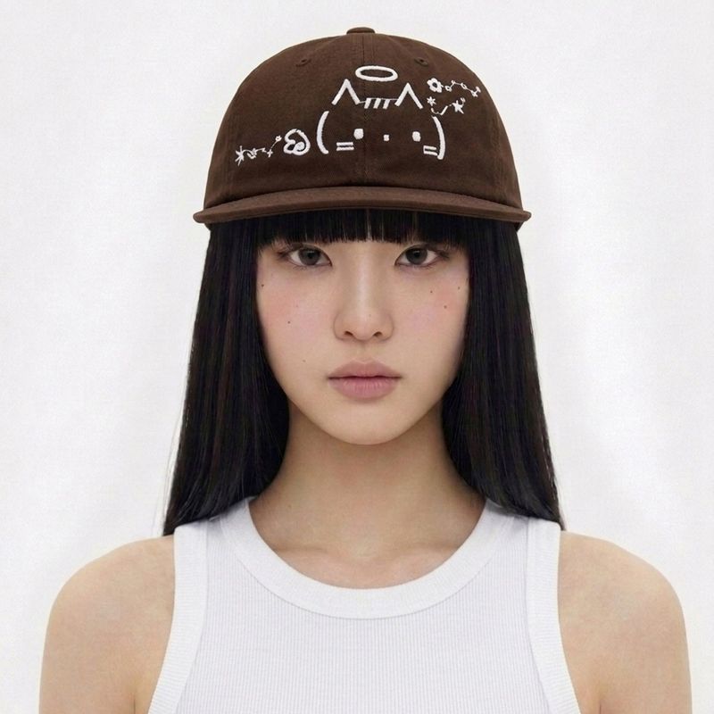 OTHER-worldly（アザーワールドリー）の「エモジキャップ [Brown Angel Kitty]（帽子）」