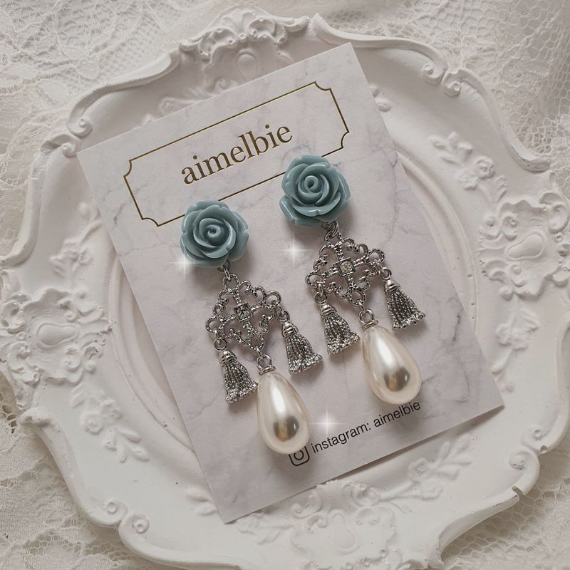Mint Rose Chandelier Piercing