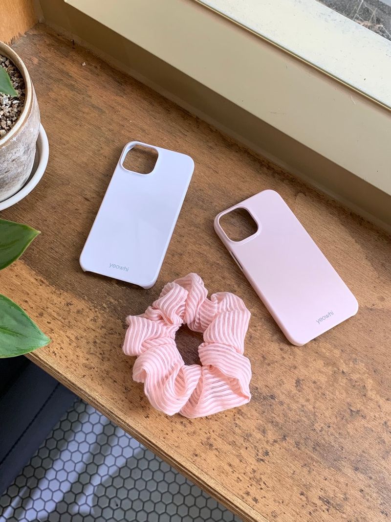 yeowhi(ヨウィ)の「yeowhi 단색 하드폰케이스 (soft coral)(Smartphone Accessories)」