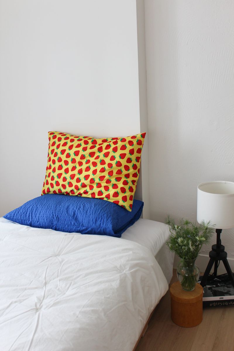 Bombom Flower Pillow cover