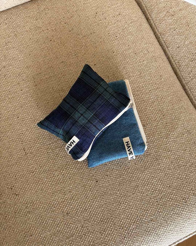 Linen check flat pouch - navy green , M size