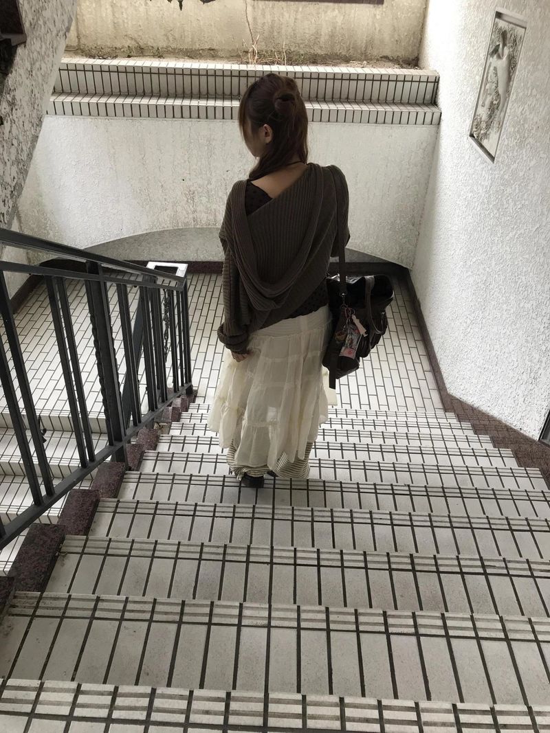 oka off-shoulder hoodie