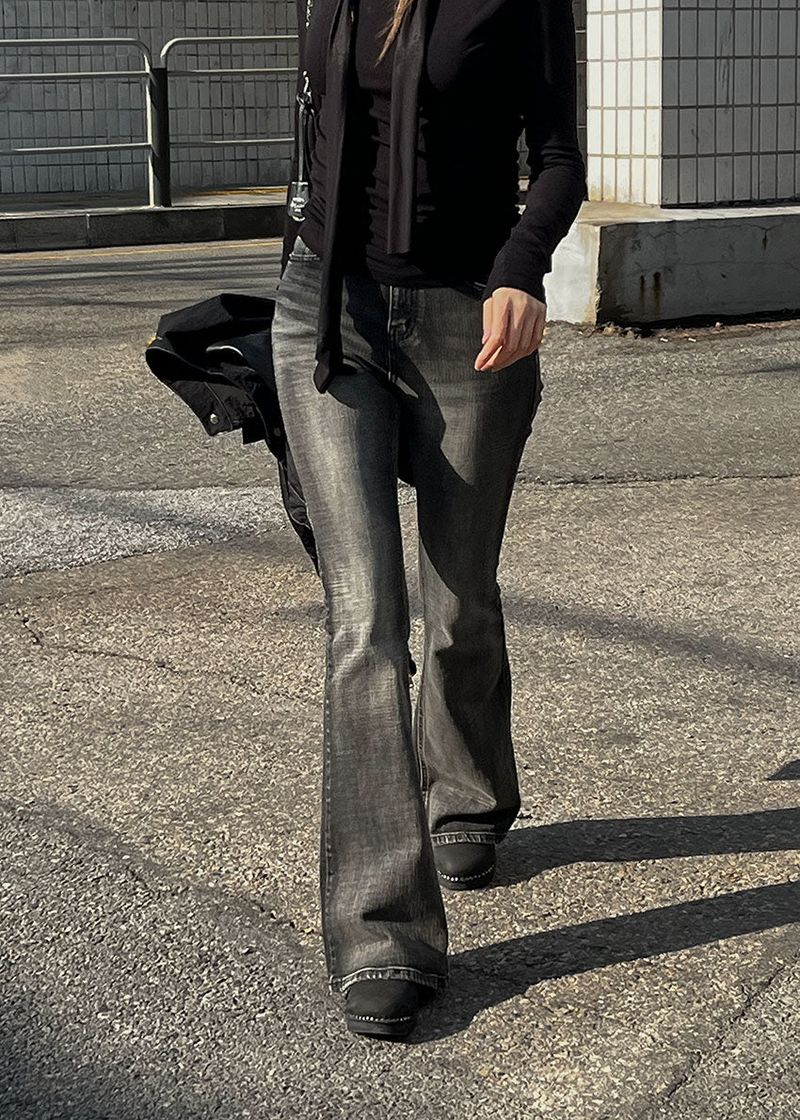 SMOKY GREY BOOTS CUT DENIM