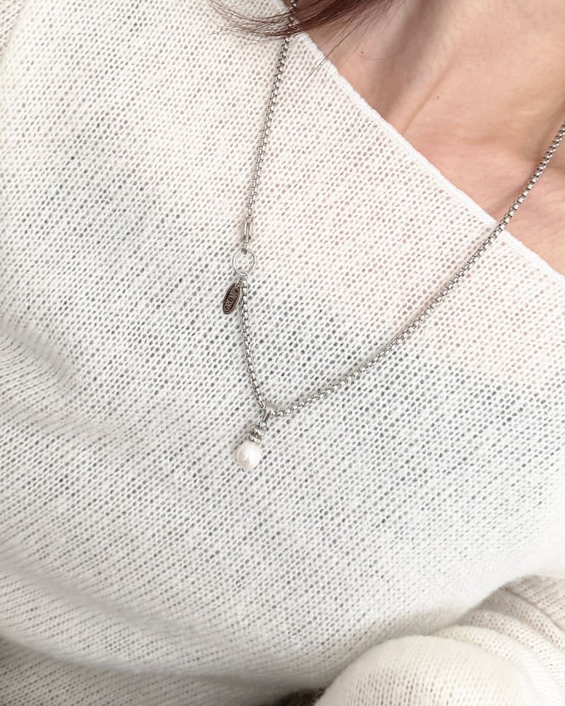 Tether Pearl Necklace