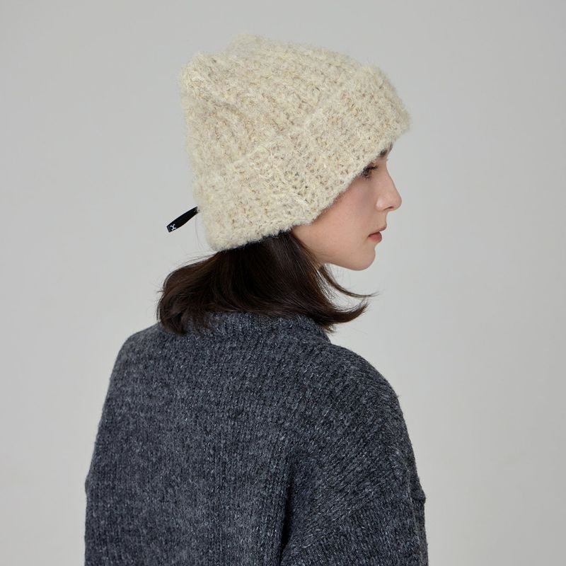 VARZAR Safety Pin Square Beanie / Cream