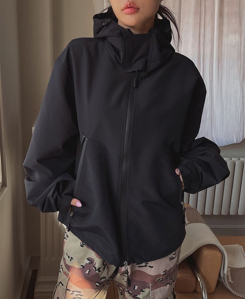 (UNISEX) ハイネックフードウィンドジャケット