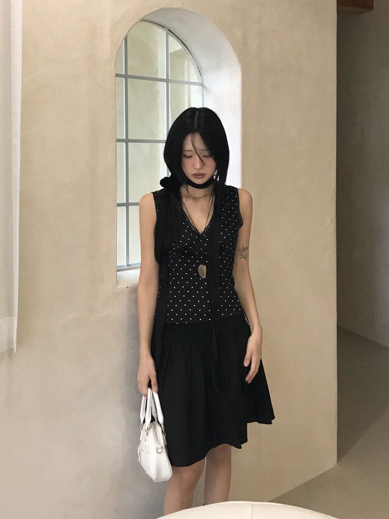 French Dot V-Neck Sleeveless Blouse