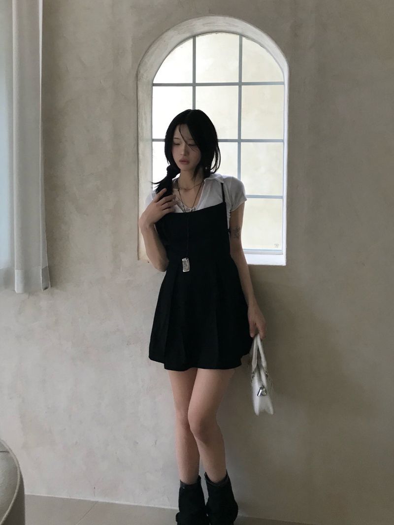 Shasha Deep V Collar Lace Short Sleeve Tee