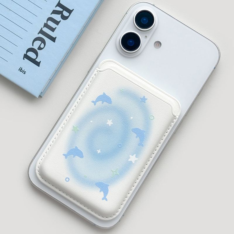Monani Studio（モナニースタジオ）の「[Macsafe] ドルフィンMagSafeレザーカードウォレット（スマホグッズ/小物）」