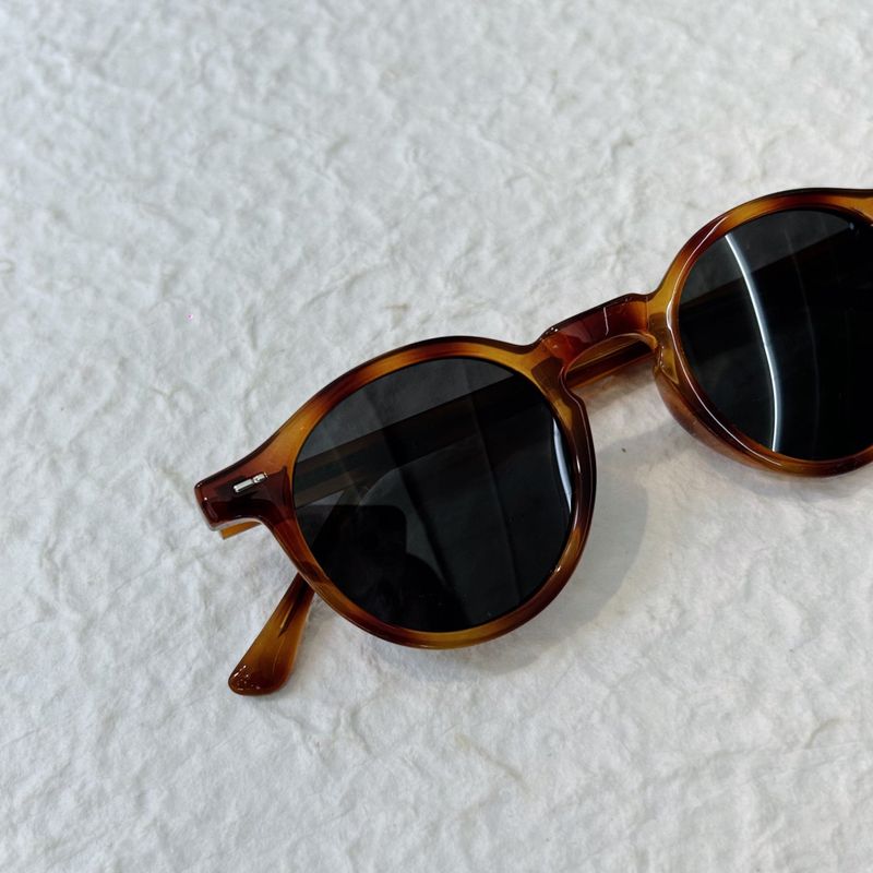 Vintage Proportion Round-Frame Sunglasses