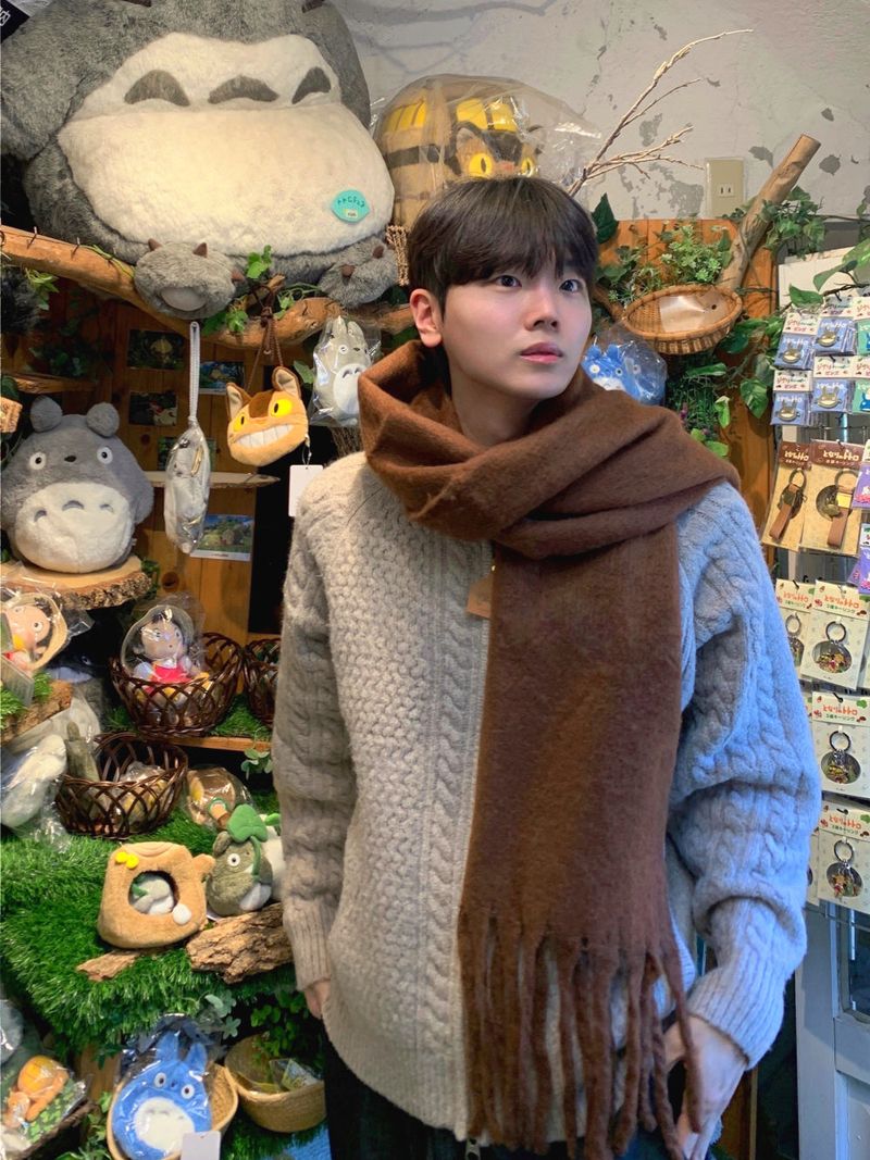 Tassel Bear Cozy Muffler