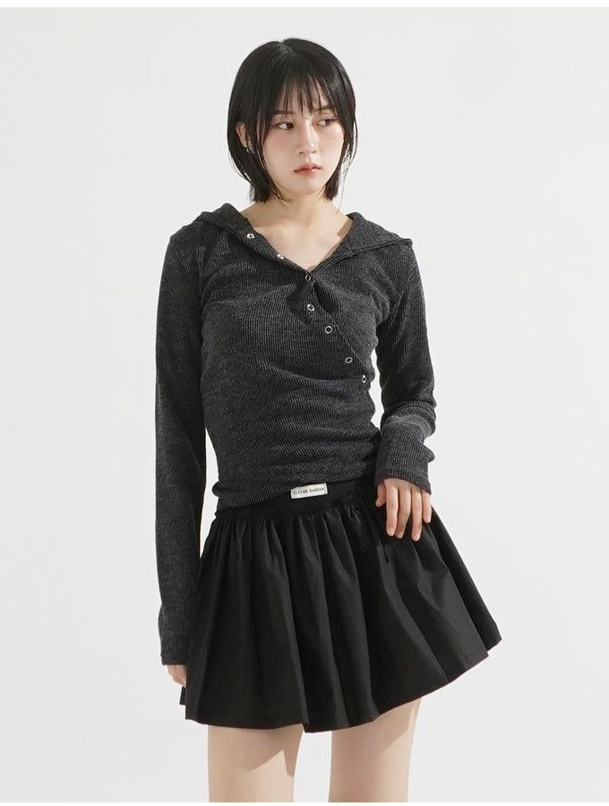 Labeling pleats skirt