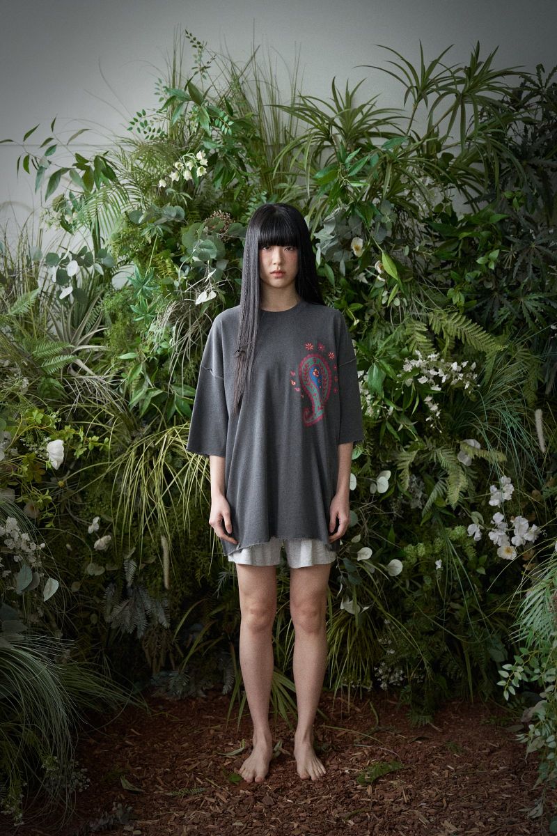  PAISLEY PRT. CUT-OUT 1/2 TEE (Charcoal)