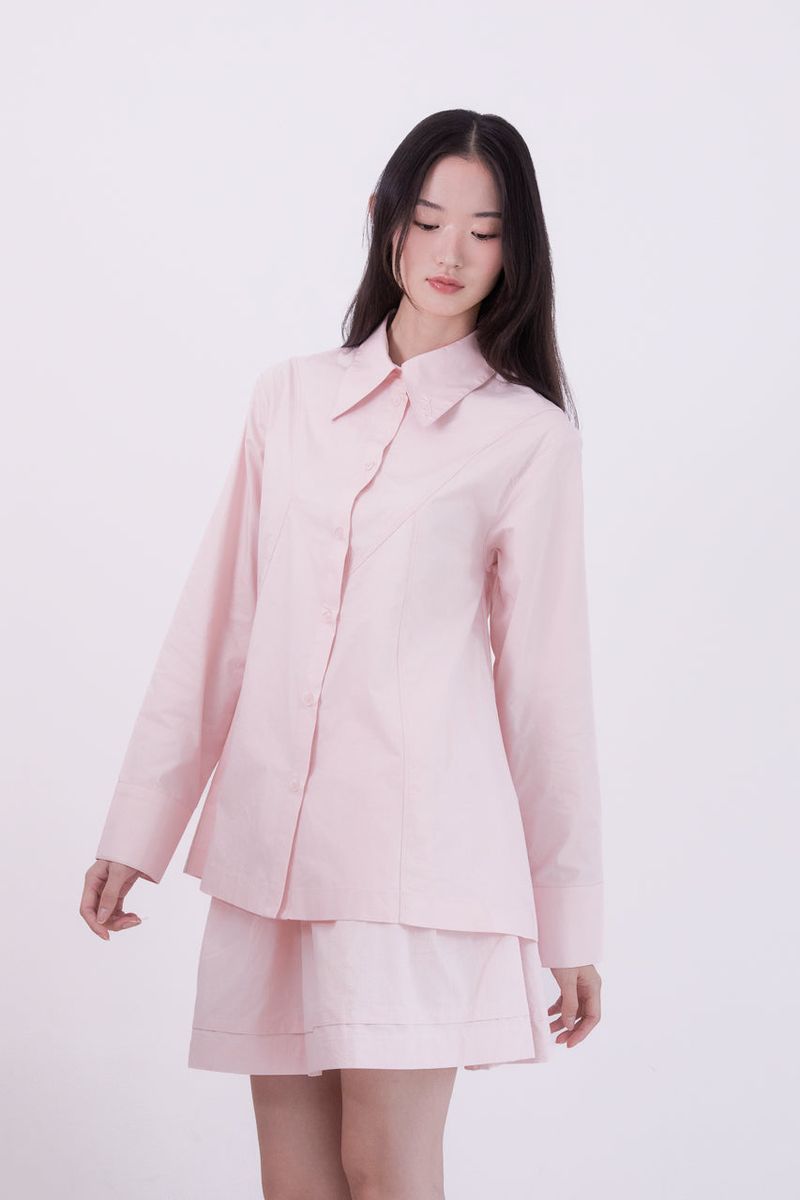 Innermuseum（インナーミュージアム）の「Classic flare-lined shirt (PINK)（Tops）」