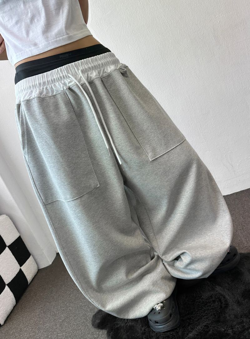 CCORTTI（コルッティ）の「シーズニー コントラスト サイドピンタック バルーンパンツ ウィズ キーリング 4カラー（パンツ）」