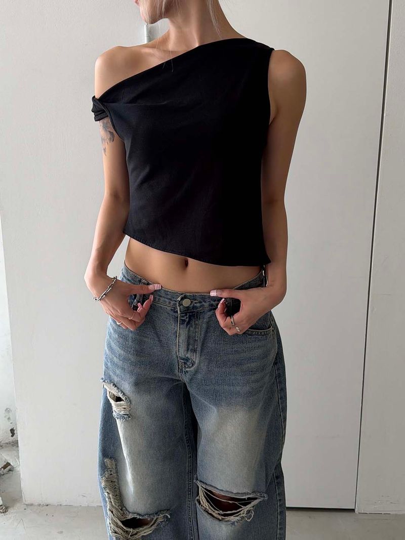 MUZESEOUL（ミューズソウル）の「Twist one-shoulder sleeveless(2color)（Tops）」