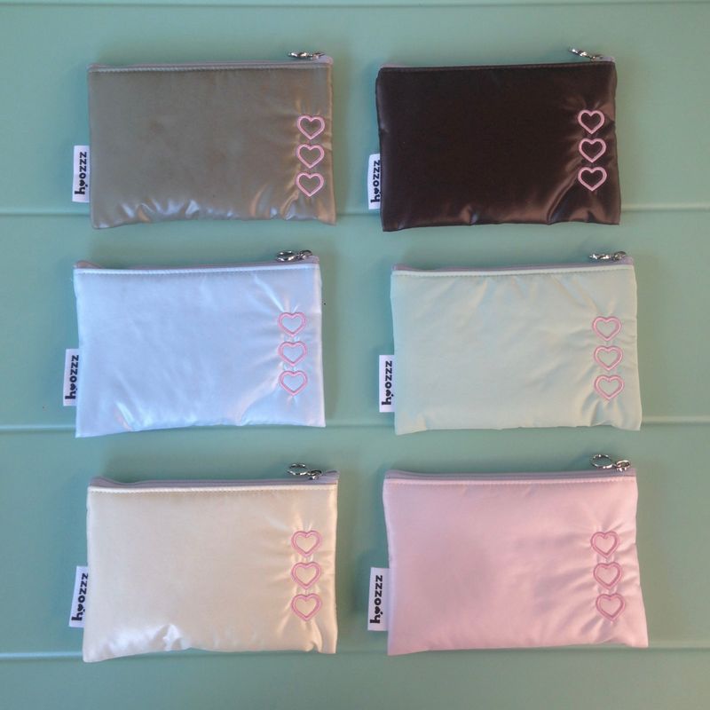 <The Heart-Stealing Guinea> pouch(s,m)