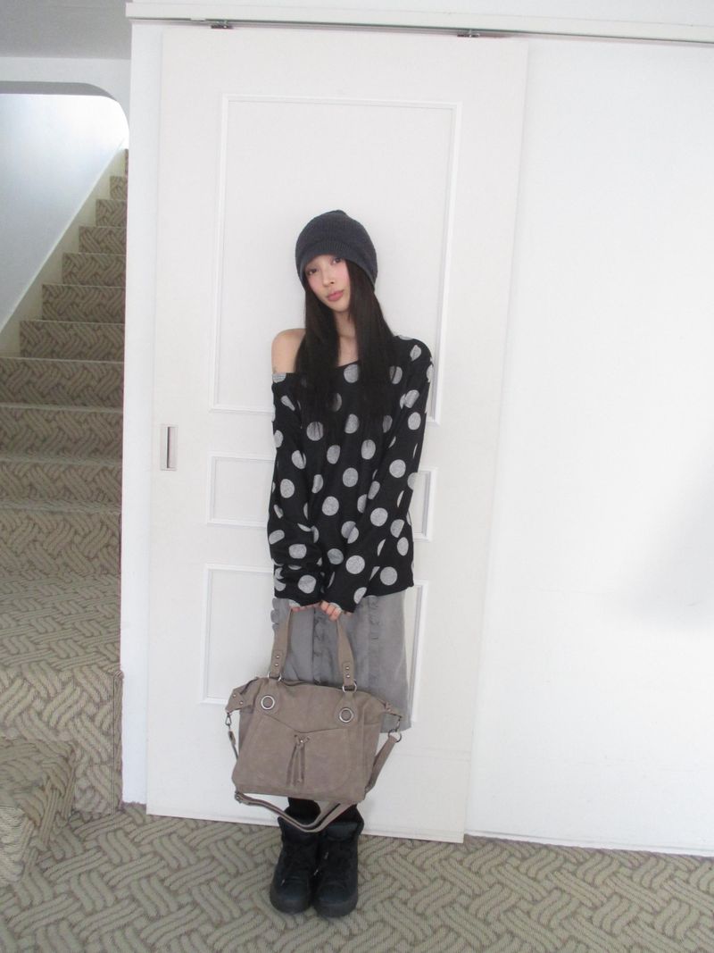 ビッグドット オフショルダーTシャツ