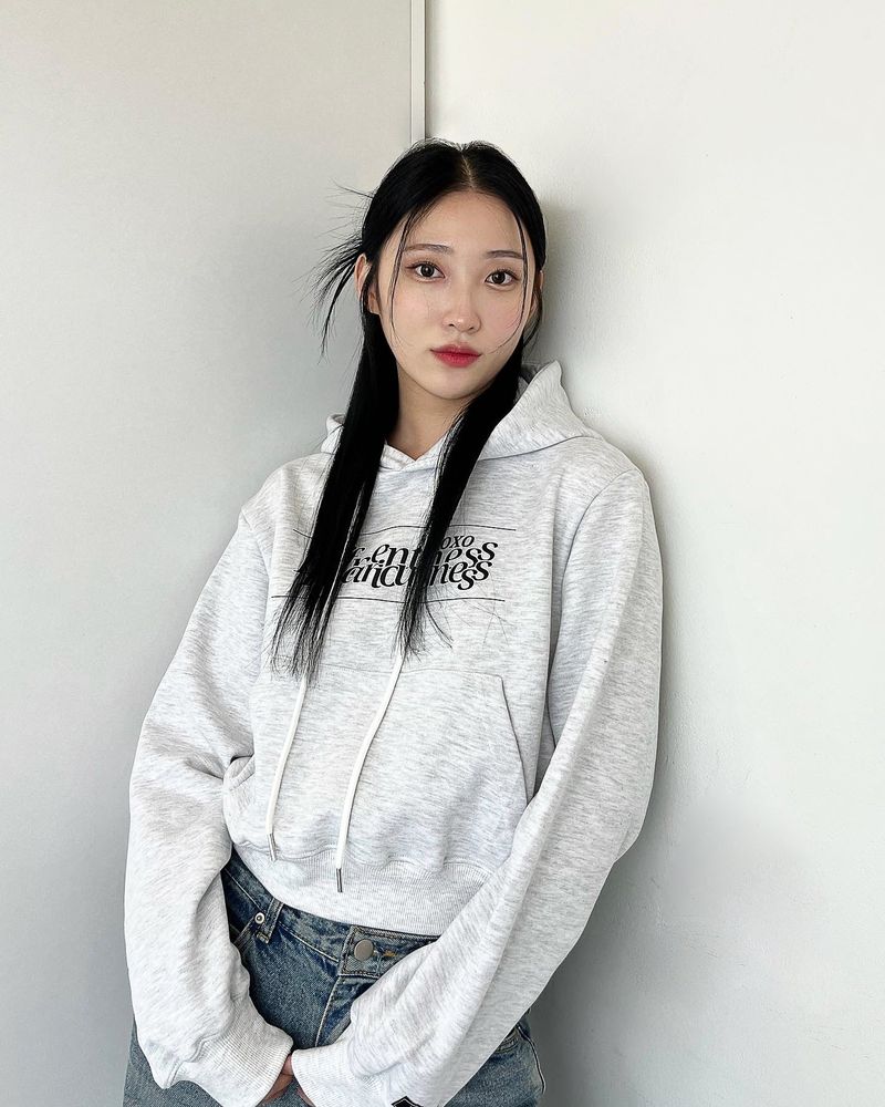 セミクロップスタックロゴフーディ