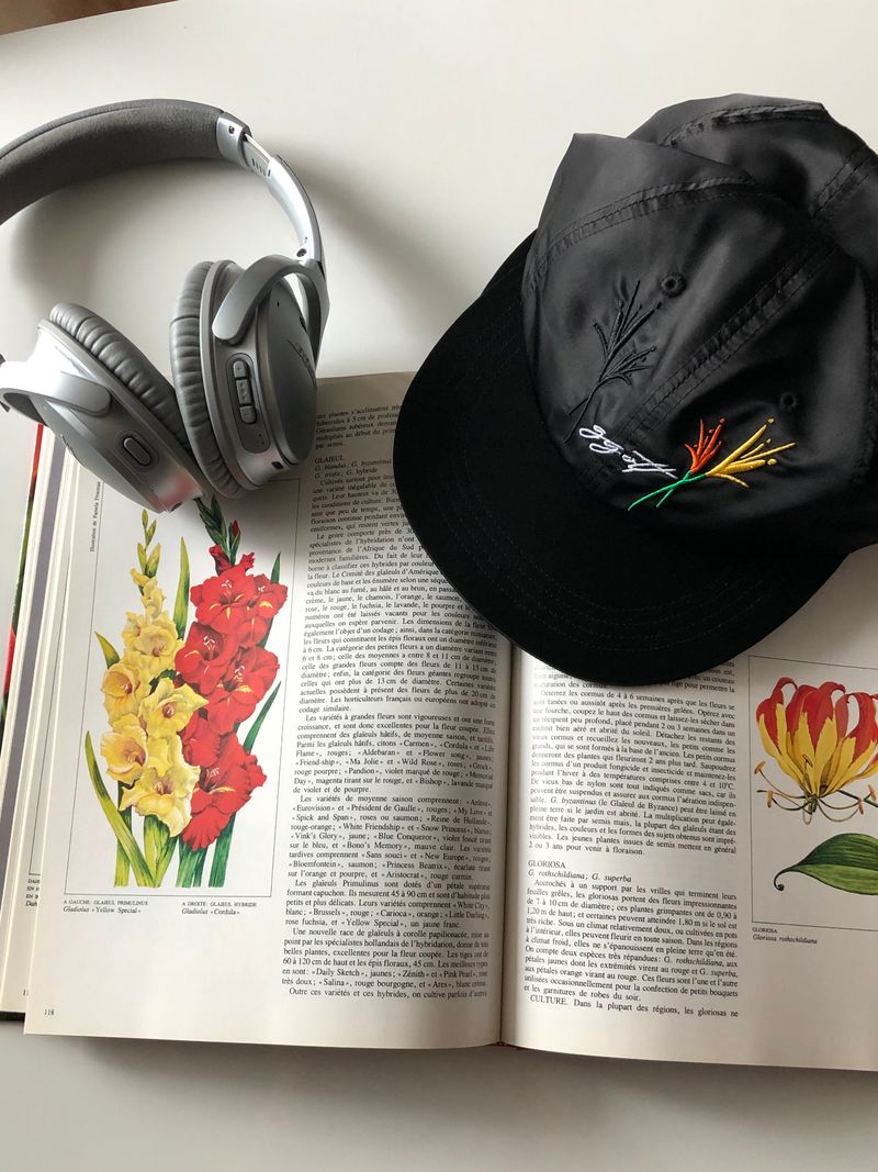 Yellow & Red Flower _Satin cap(Black)