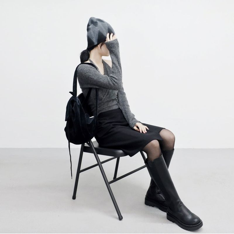 Hailyn Halter Off Knitwear