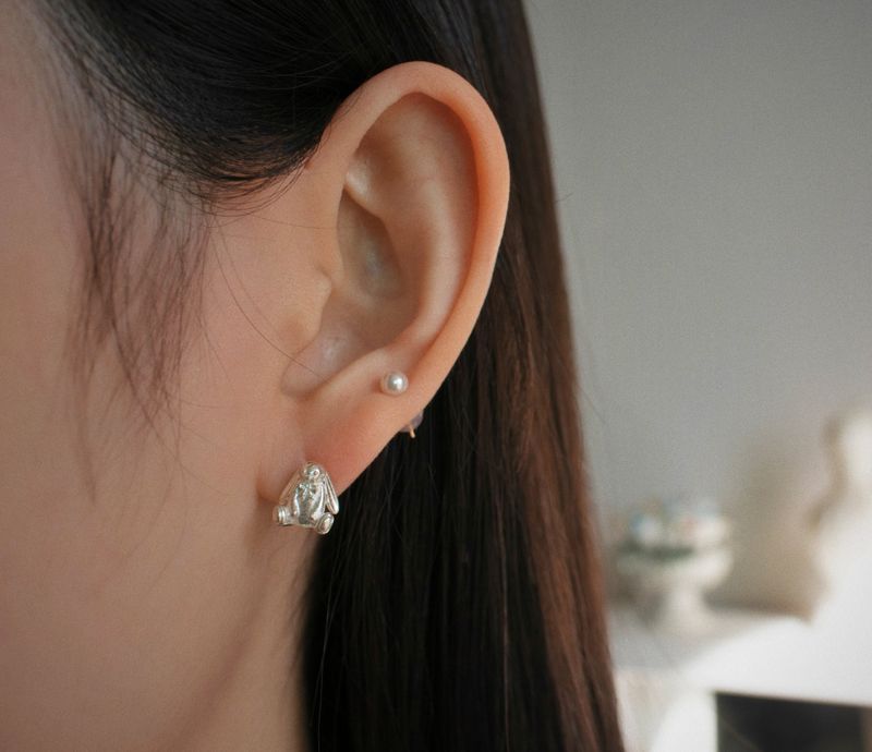Ivorybubble（アイボリーバブル）の「【MADE】 Little bunny earring（Accessories）」